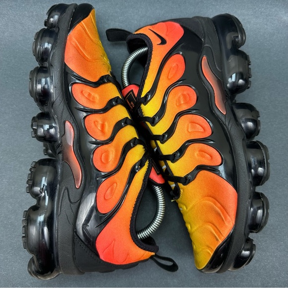 Nike Air Vapormax Plus Crimson Sunset Black Mens Size 9 Rare 924453-006 main image 10